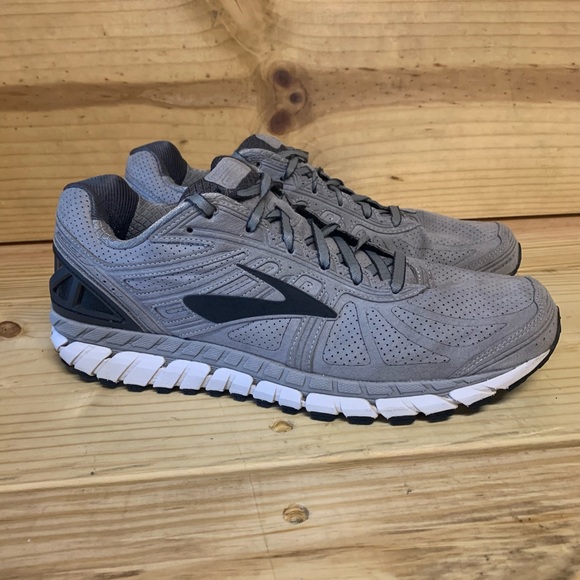 mens brooks size 14